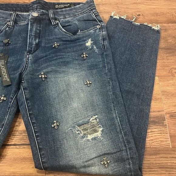 BLANKNYC Cropped Girlfriend Gemmed Jeans - Picture 4 of 13